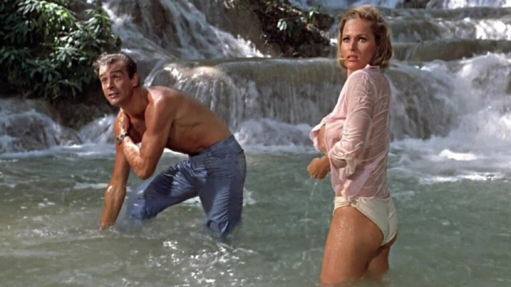 Sean Connery y Ursula Andress en "007 contra el Dr. no"