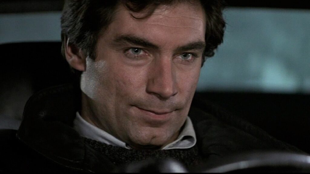 Timothy Dalton como James Bond