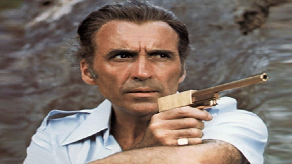 Christopher Lee en 'El hombre de la pistola de oro'