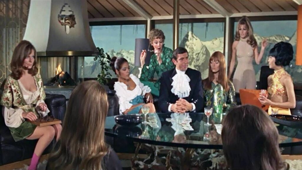 Harem de mujeres en '007 al servicio de su majestad'
