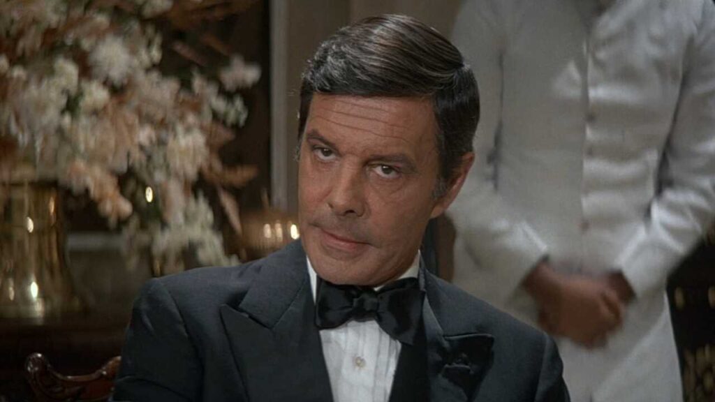 Louis Jourdan en 'Octopussy'