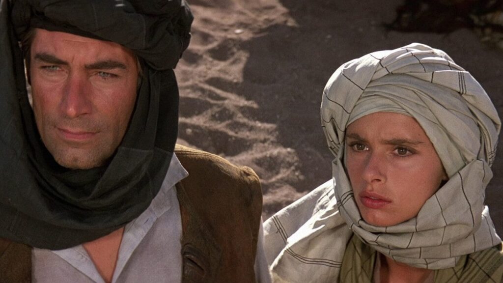Timothy Dalton y Maryam D'Abo en 'Alta tensión'