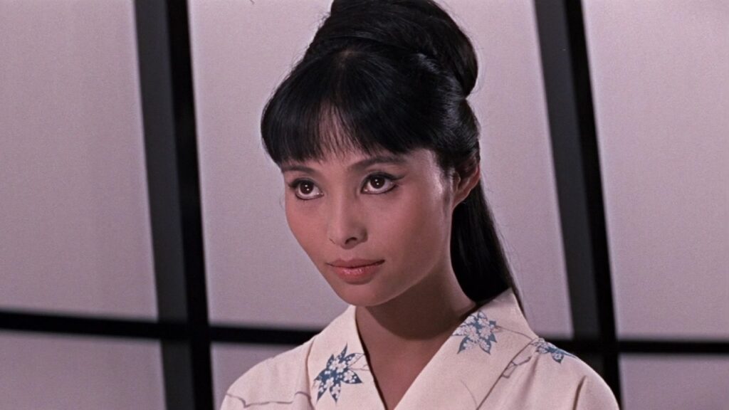 Akiko Wakabayashi en 'Solo se vive dos veces'