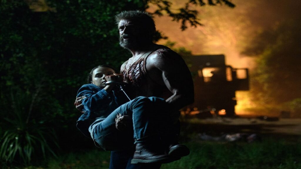 Escena de 'Logan': Logan con Laura en brazos