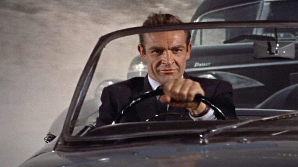 Sean Connery en escena de persecución de 'Agente 007 contra el Dr. No'