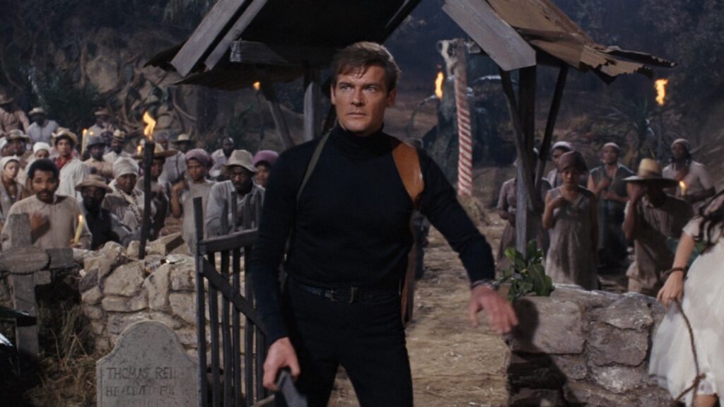 Roger Moore en 'Vive y deja morir'