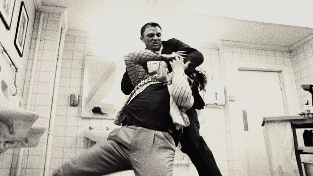 Primer asesinato de Bond en 'Casino royale'