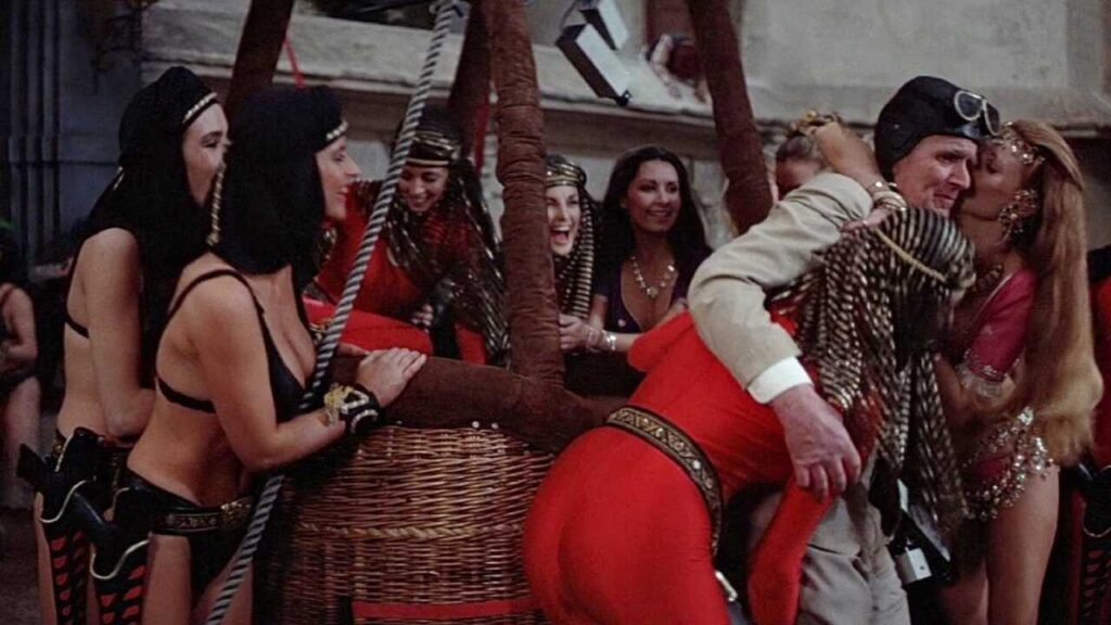 Q aterriza en la isla de mujeres en 'Octopussy'