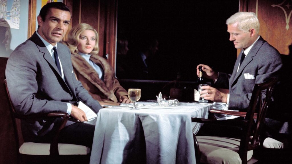 Bond, Tatiana y Grant en el tren en 'Desde Rusia con amor'