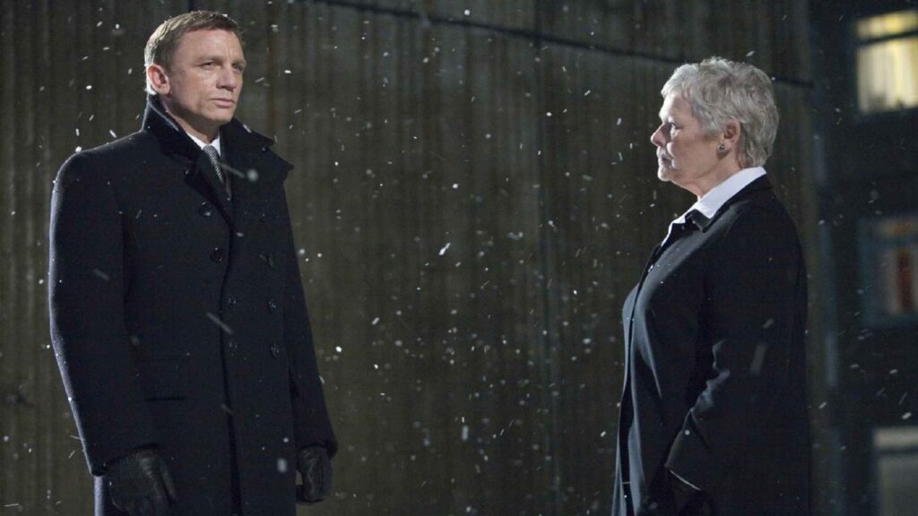 Daniel Craig y Judi Dench en 'Quantum of solace'