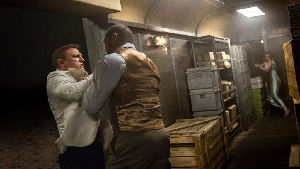 Daniel Craig y Dave Bautista luchando en 'Spectre'