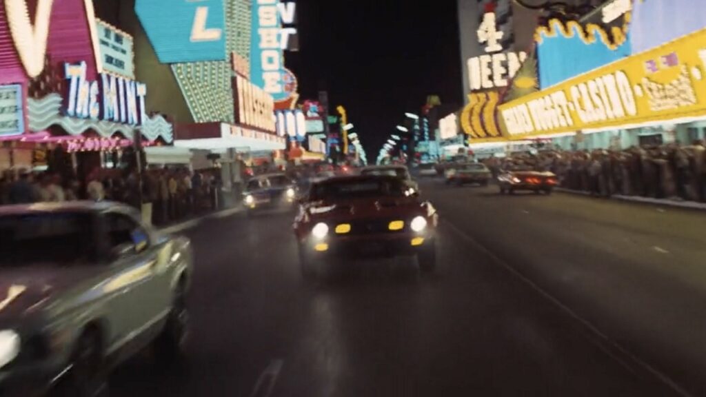 Persecución de coches en 'Diamantes para la eternidad'