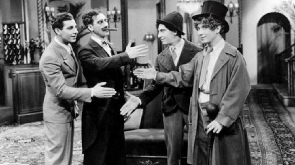 Escena de 'The cocoanuts' de los Hermanos Marx