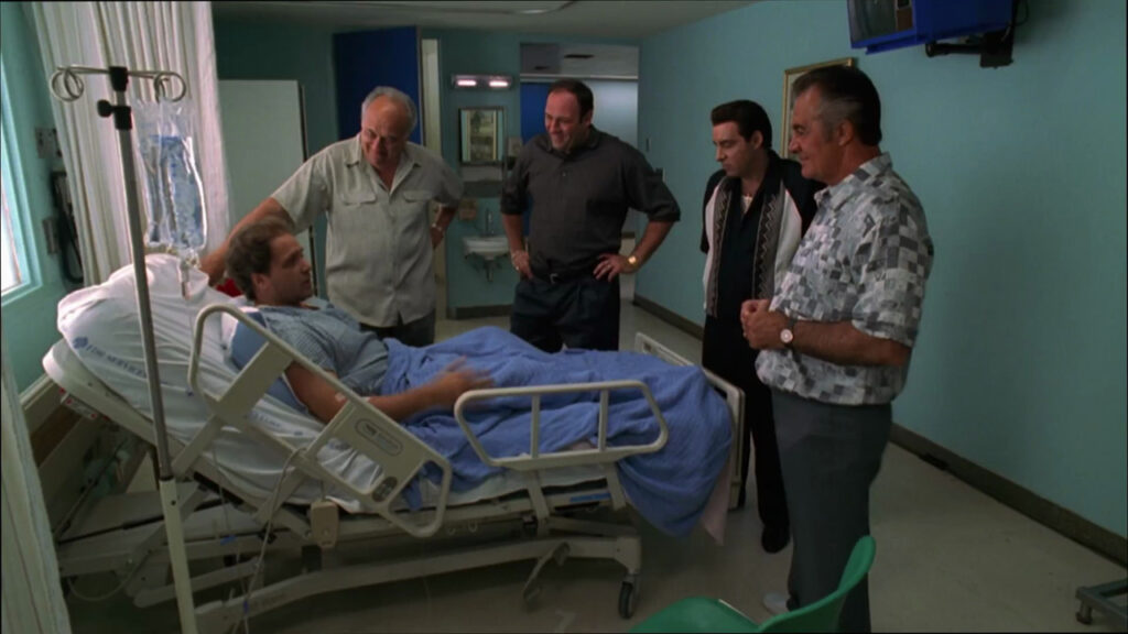 Jackie Aprile en el hospital en 'Los Soprano'