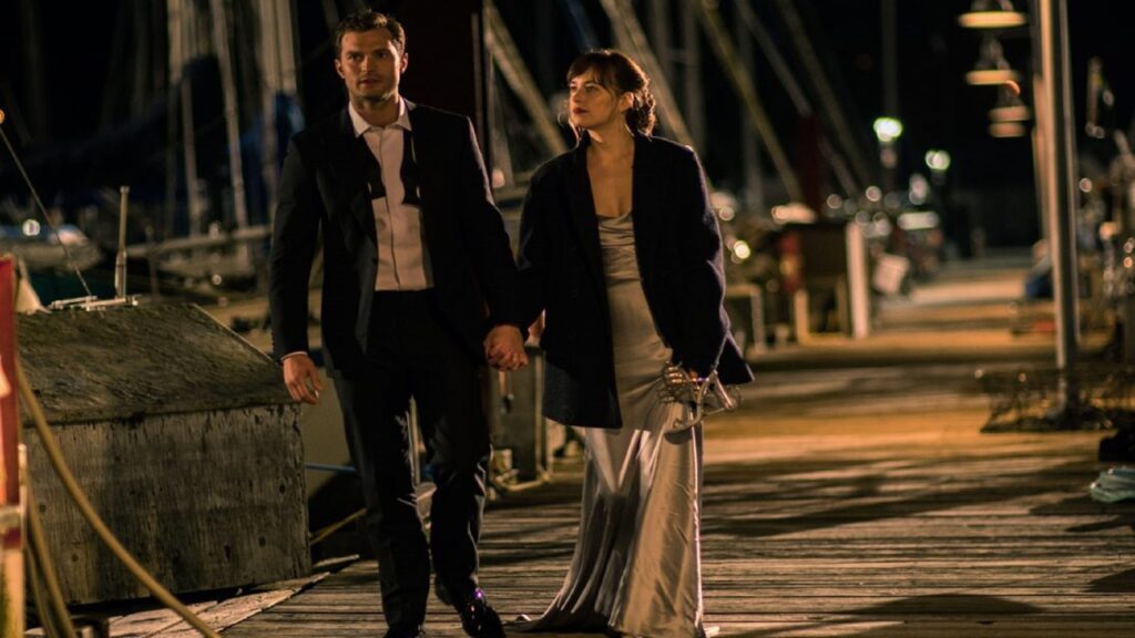 Dornan y Johnson en 'Cincuenta sombras más oscuras'