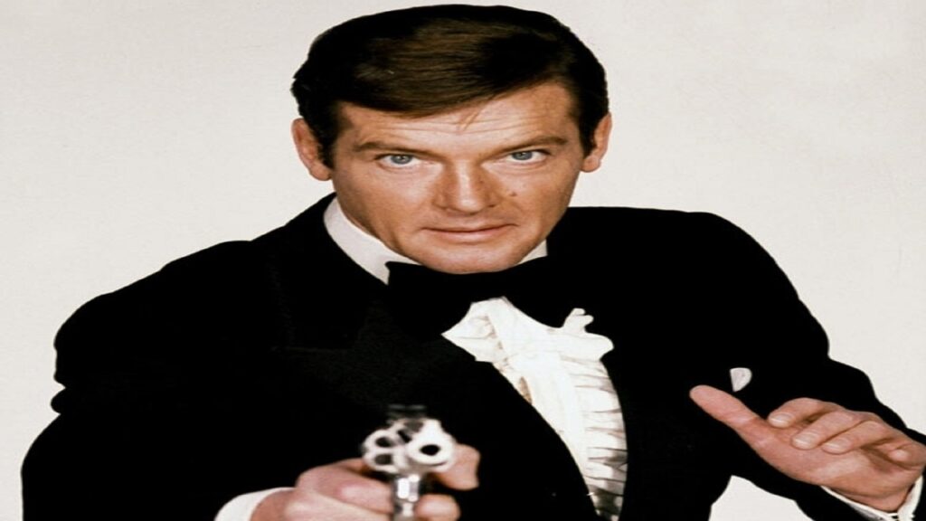 Roger Moore como James Bond
