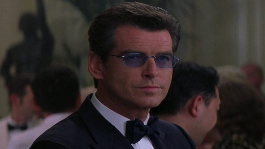 Pierce Brosnan como James Bond