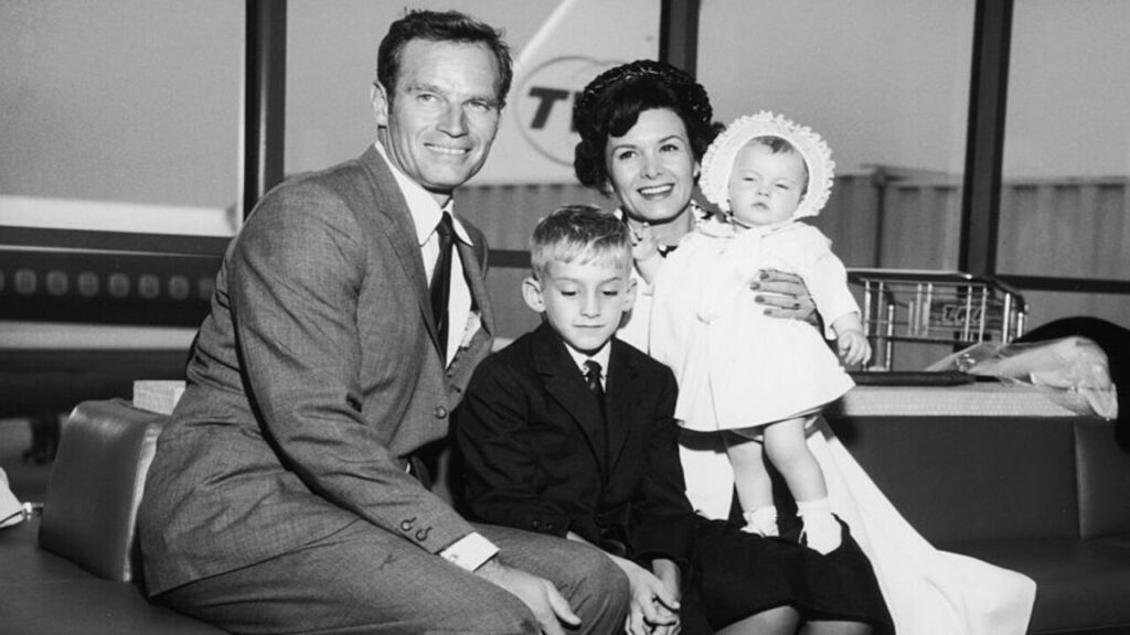 Charlon Heston y su familia