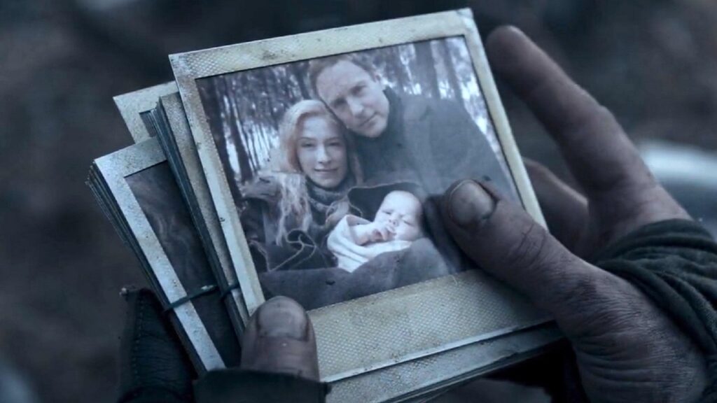 Foto de la sorda en 'Dark' con su pareja y su bebé