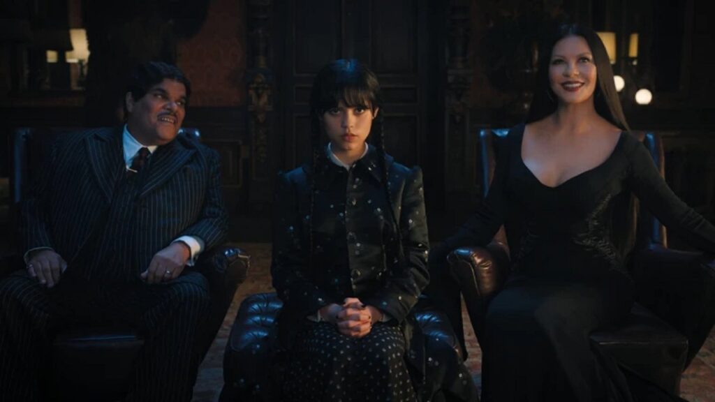 Homero, Miércoles y Morticia en 'Miércoles'