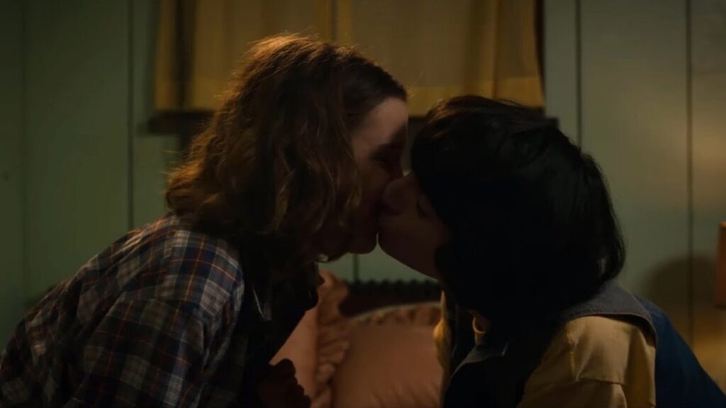 Beso entre Once y Mike en 'Stranger things'