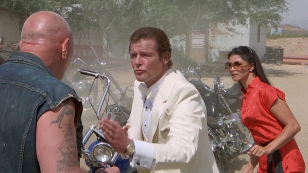 Roger Moore en una escena de 'Los locos de Cannonball'