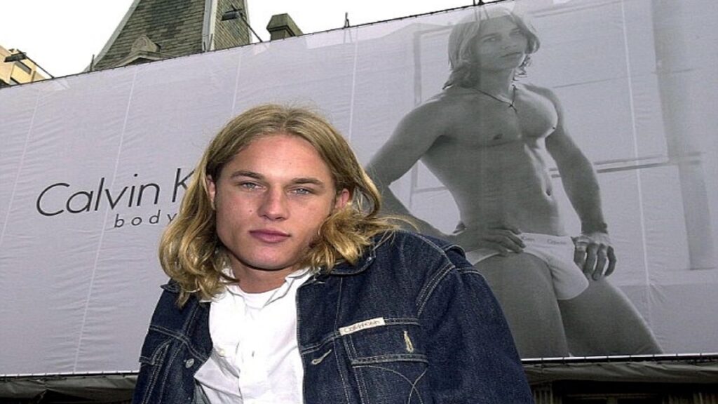 Travis Fimmel en anuncio para Calvin Klein