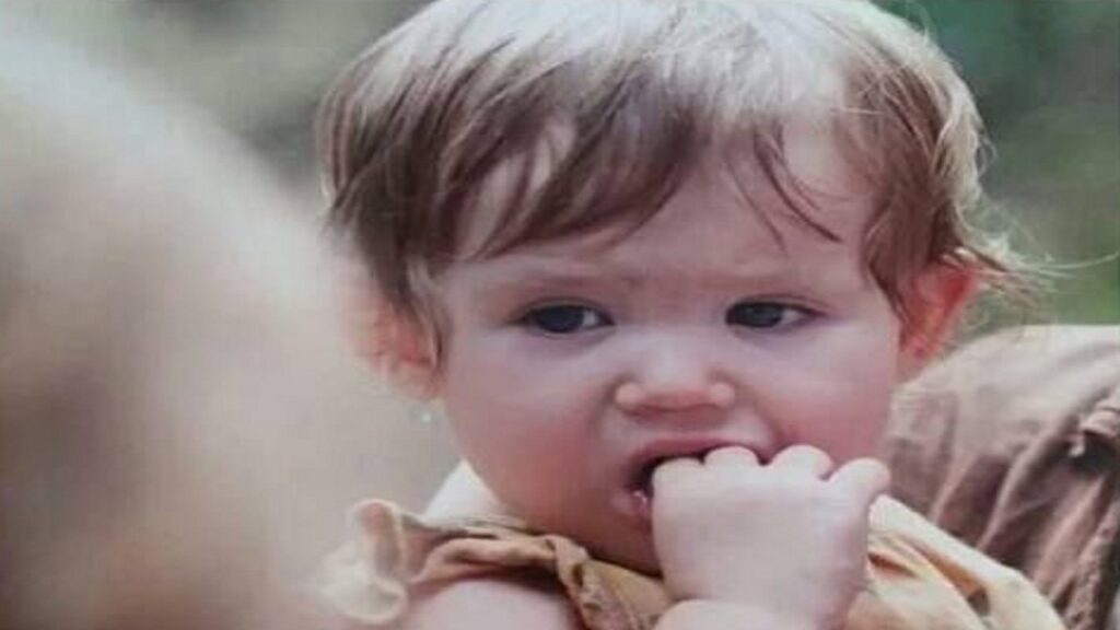 Niña en 'The Walking Dead'