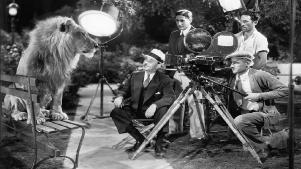 Grabación de película antigua con un león