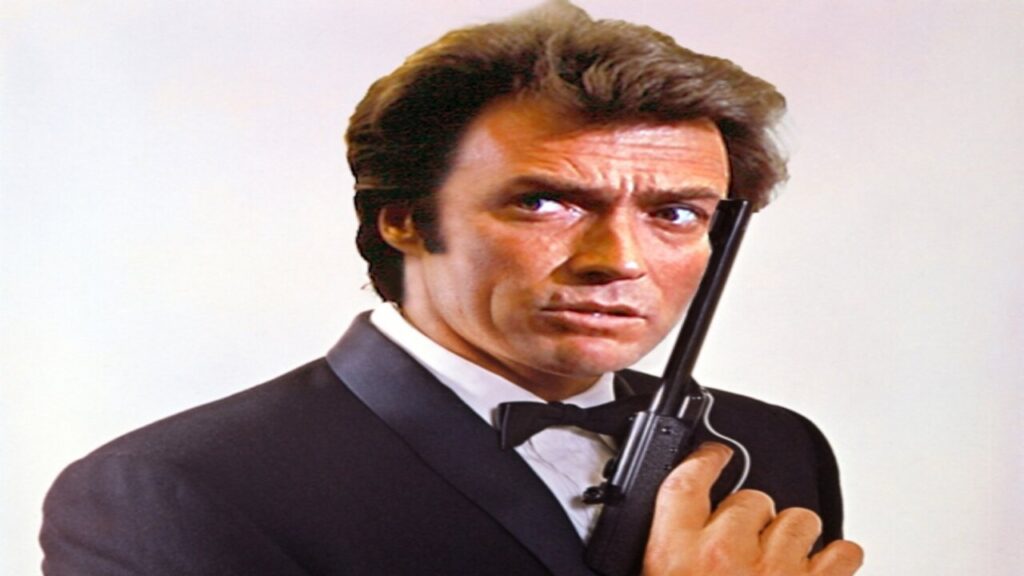 Clint Eastwood como James Bond