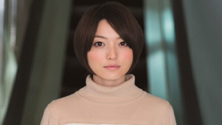 Kana Hanazawa (Actriz)