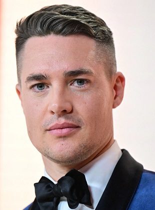 Alexander Dreymon (Actor) Alexander Dreymon (Actor)