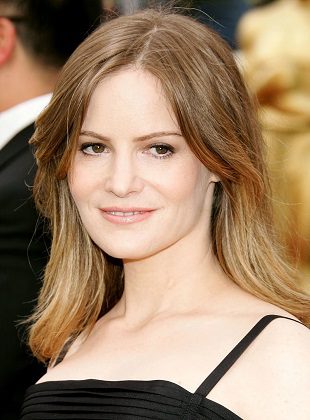 Jennifer Jason Leigh