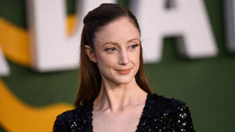 Andrea Riseborough (Actriz)