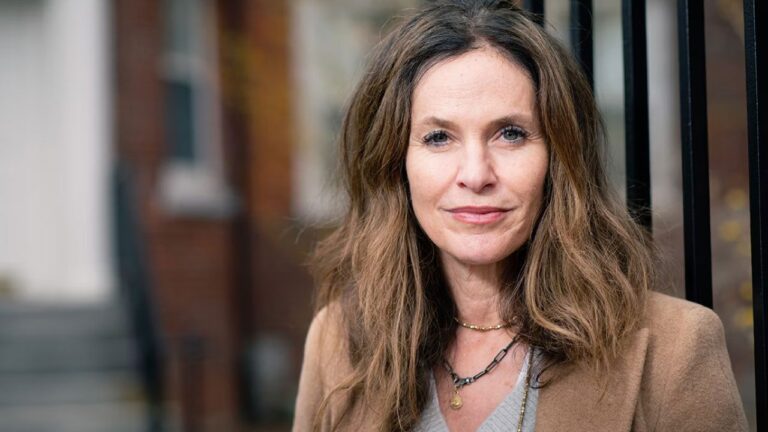 Amy Brenneman (Actriz)