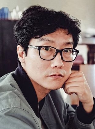 Hwang Dong Hyuk (Director) Hwang Dong Hyuk (Director)