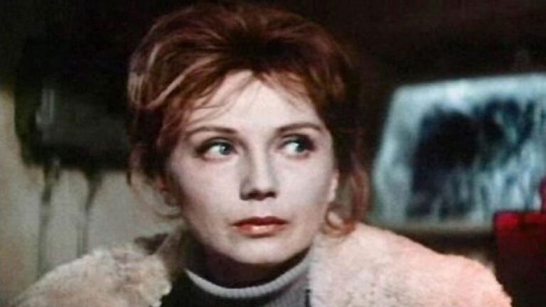 Yelena Dobronravova (Actriz)