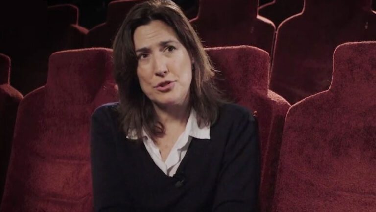 Jessica Hobbs (Directora)