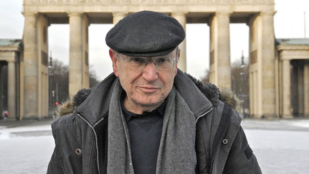 Theo Angelopoulos (Director)