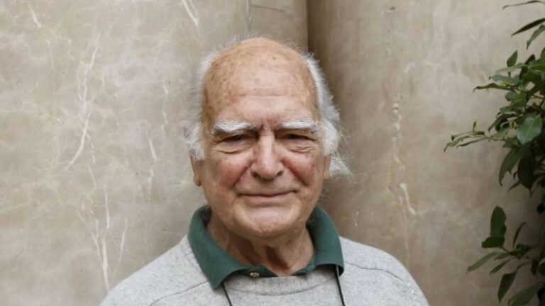 Antonio Isasi-Isasmendi (Director)