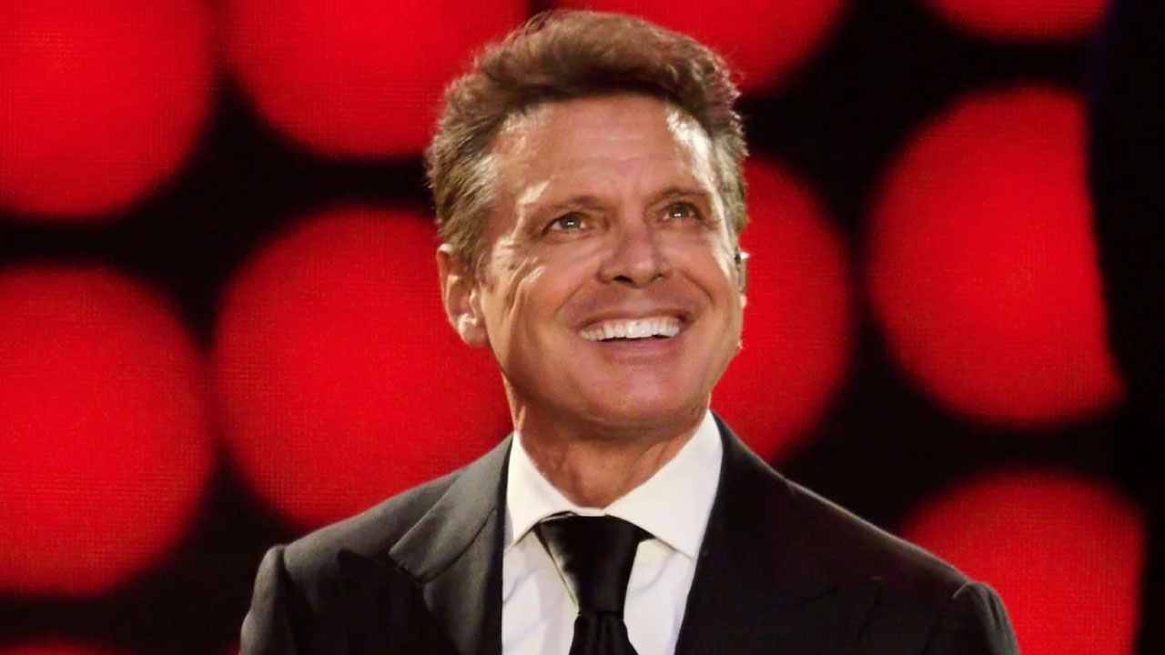 Luis Miguel (Cantante y Actor)