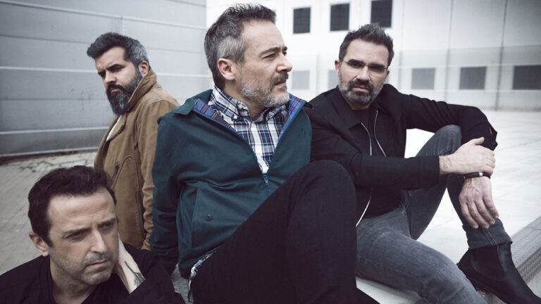 Love Of Lesbian (Grupo Musical)