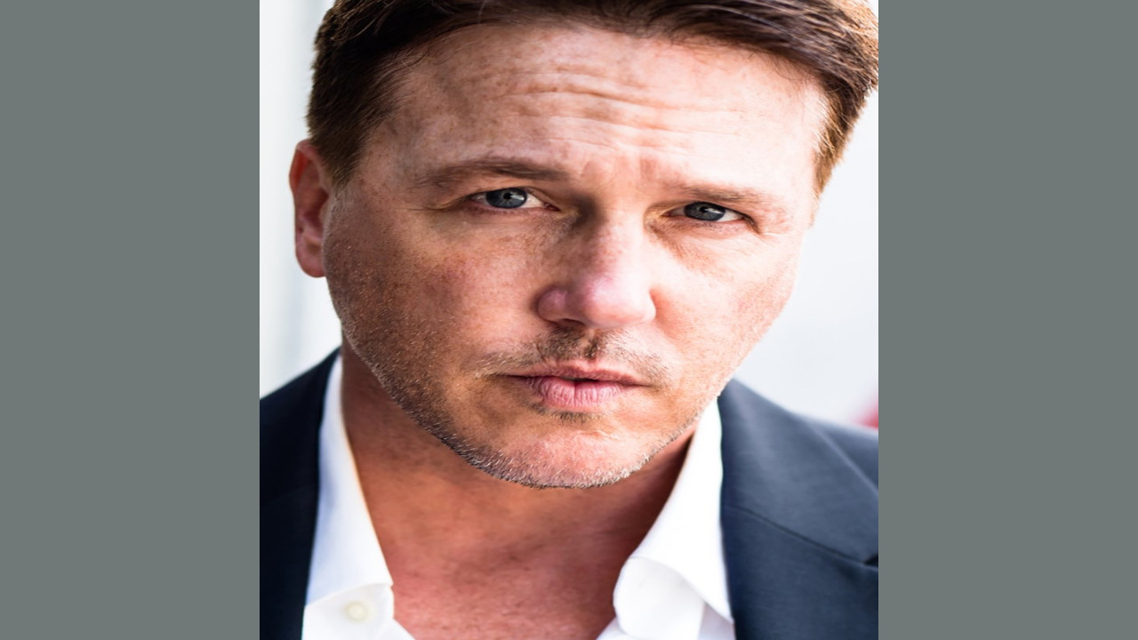Lochlyn Munro (Actor)