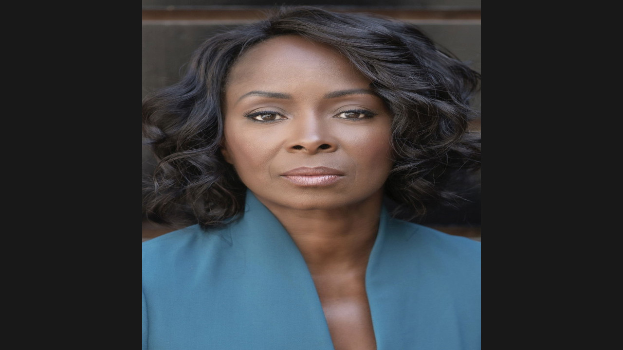 Crystal R. Fox (Actriz)