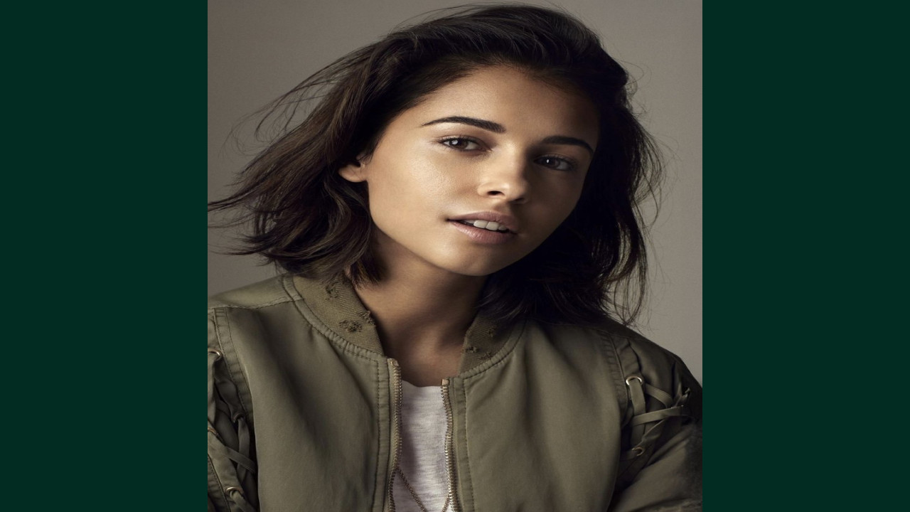 Naomi Scott | Actriz que destaca en Comedia, Drama y Ciencia Ficción