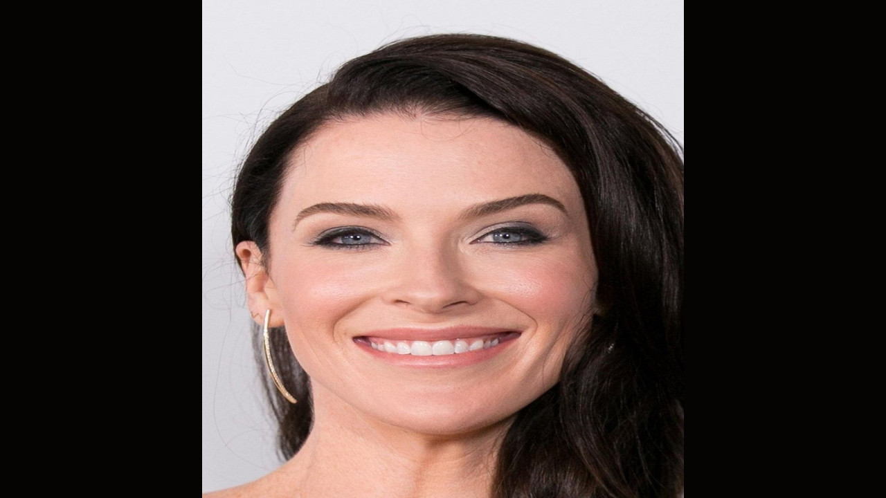 Bridget Regan (Actriz)