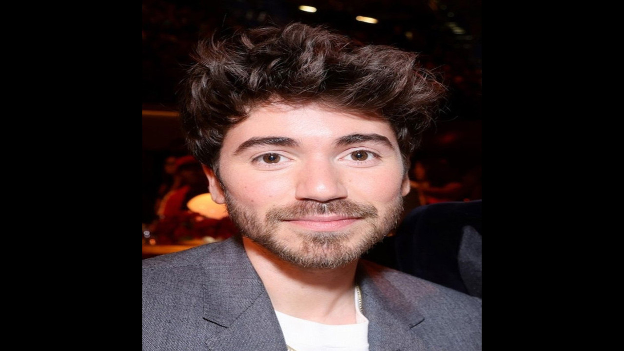 Noah Galvin | Artista con una carrera consolidada en Cine y Series