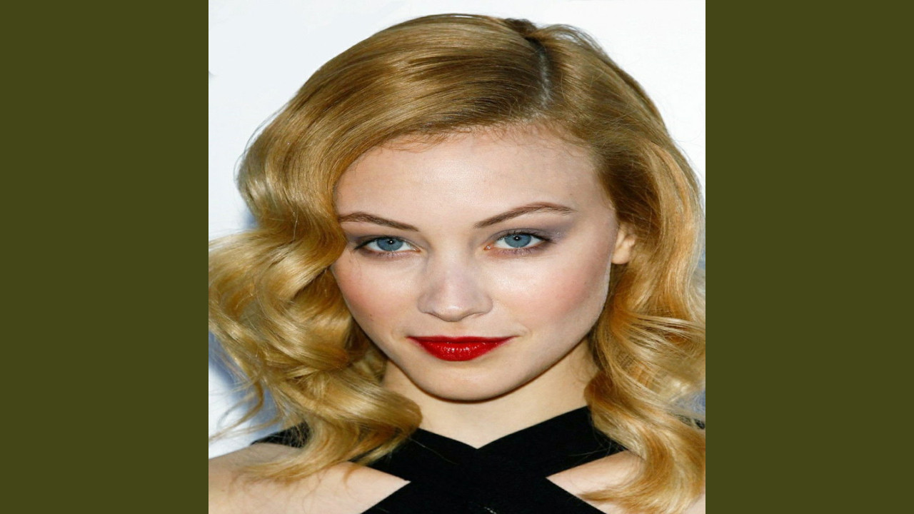Sarah Gadon (Actriz)