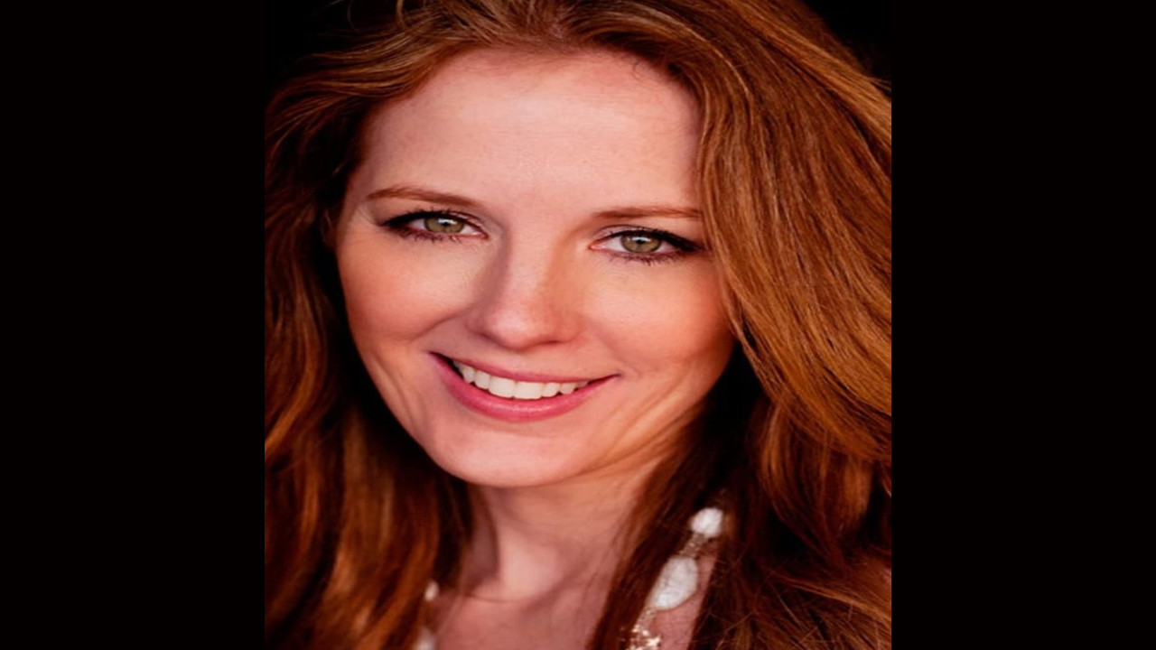 Jacky St. James (Directora)