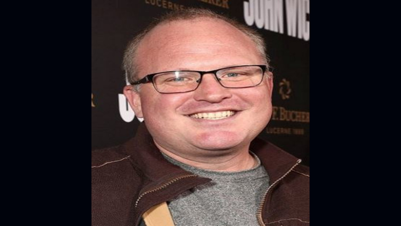 Derek Kolstad (Guionista)